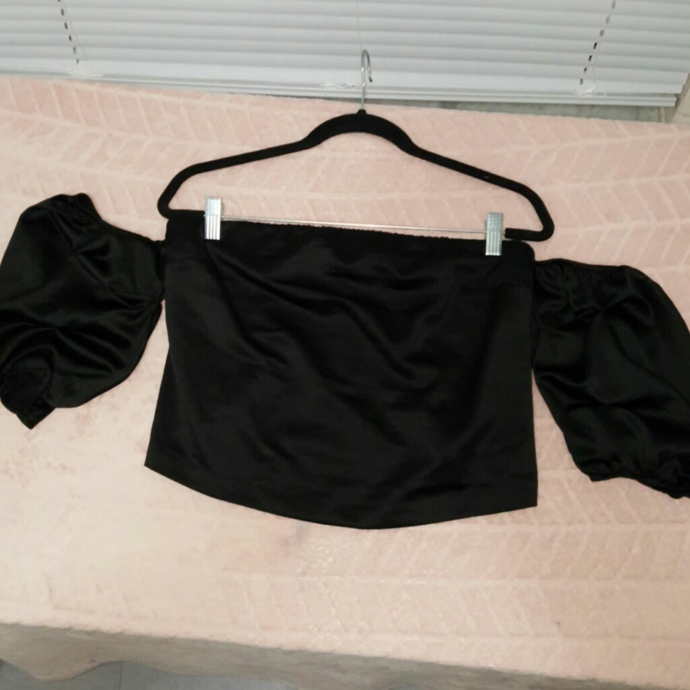 Urban outfitters crop top